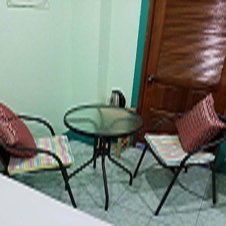Rung Tawan Hostel Plage de Kata Extérieur photo